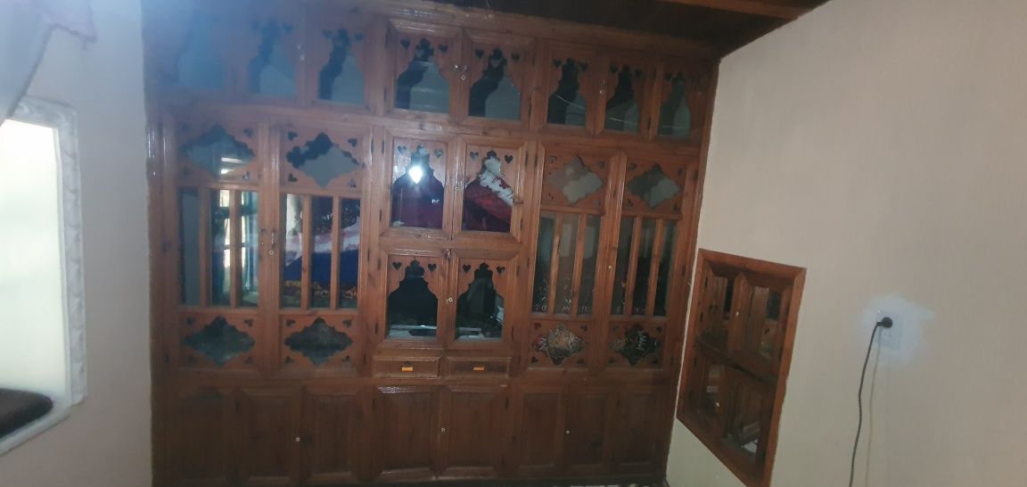 Killassik uslubidagi shkaf mebel