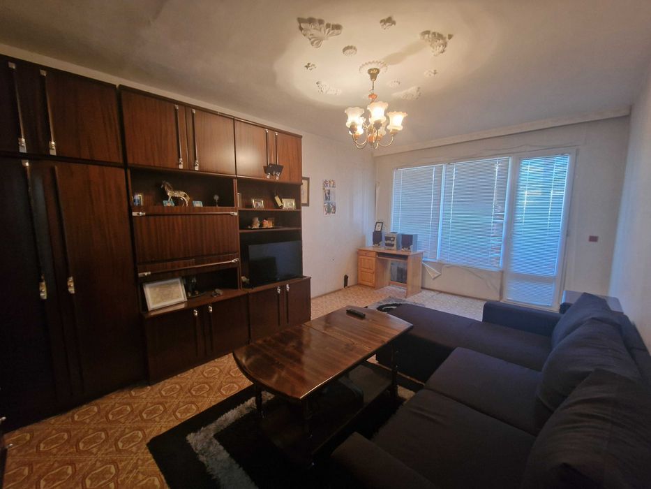 Двустаен апартамент за продажба в кв. Еленово на гр. Благоевград.