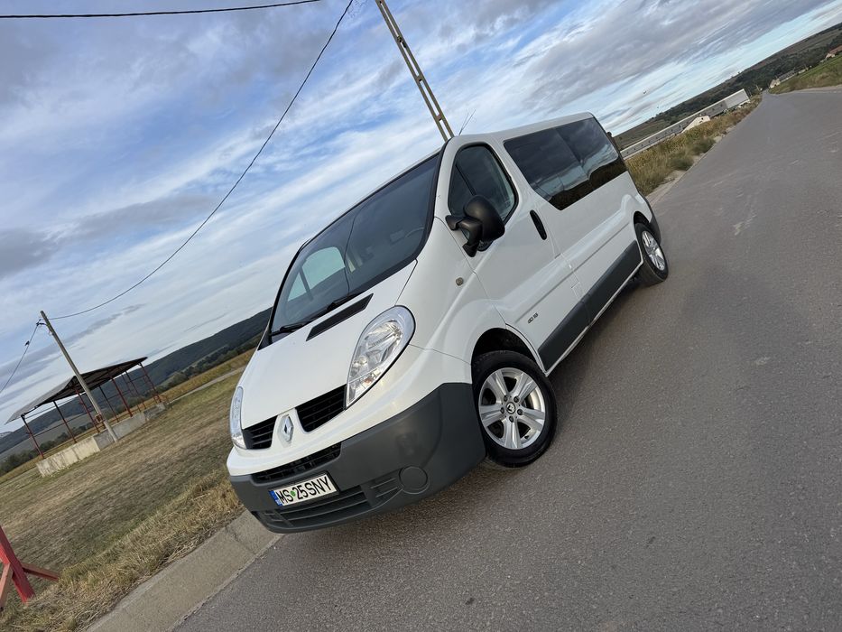 Renault Trafic 8+1 Model Lung