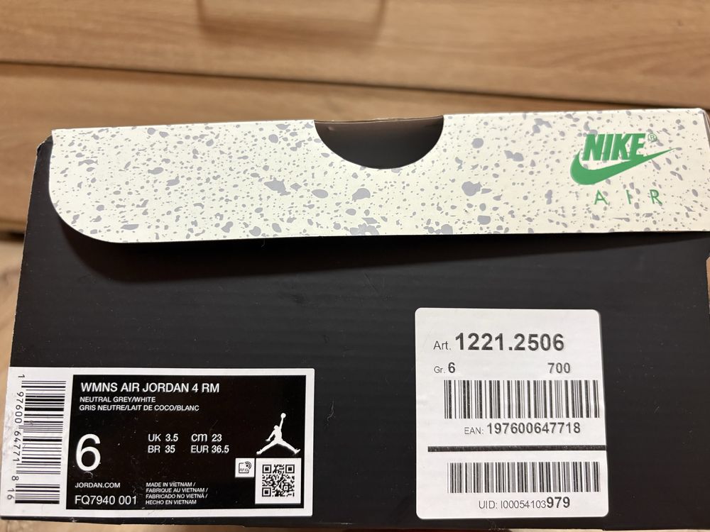 Обувки AIR Jordan 4
