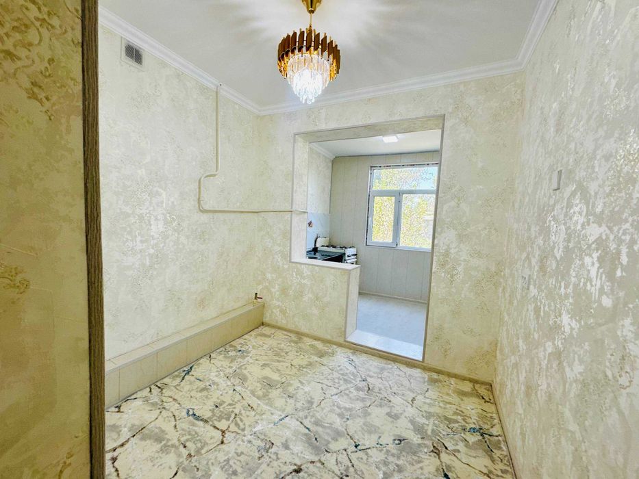 Buxoroda kvartira sotiladi 2 xonali 56m2 1-qavat
