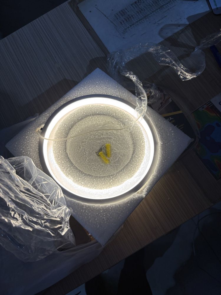 Висяща LED лампа