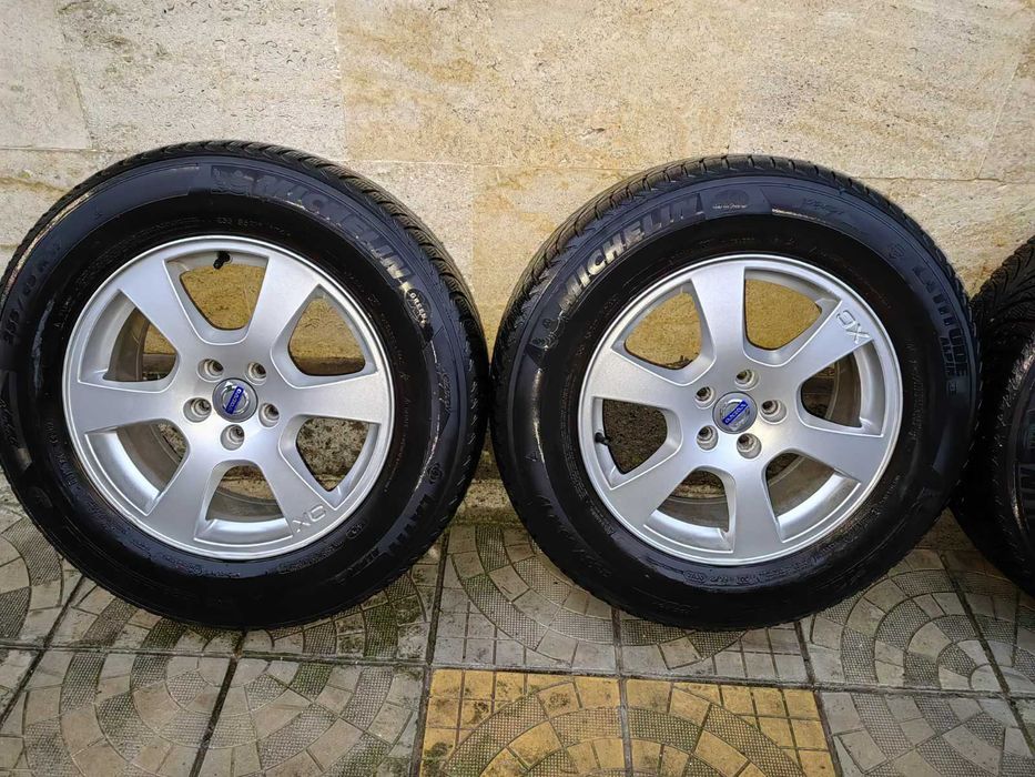 Продавам лети джанти с гуми