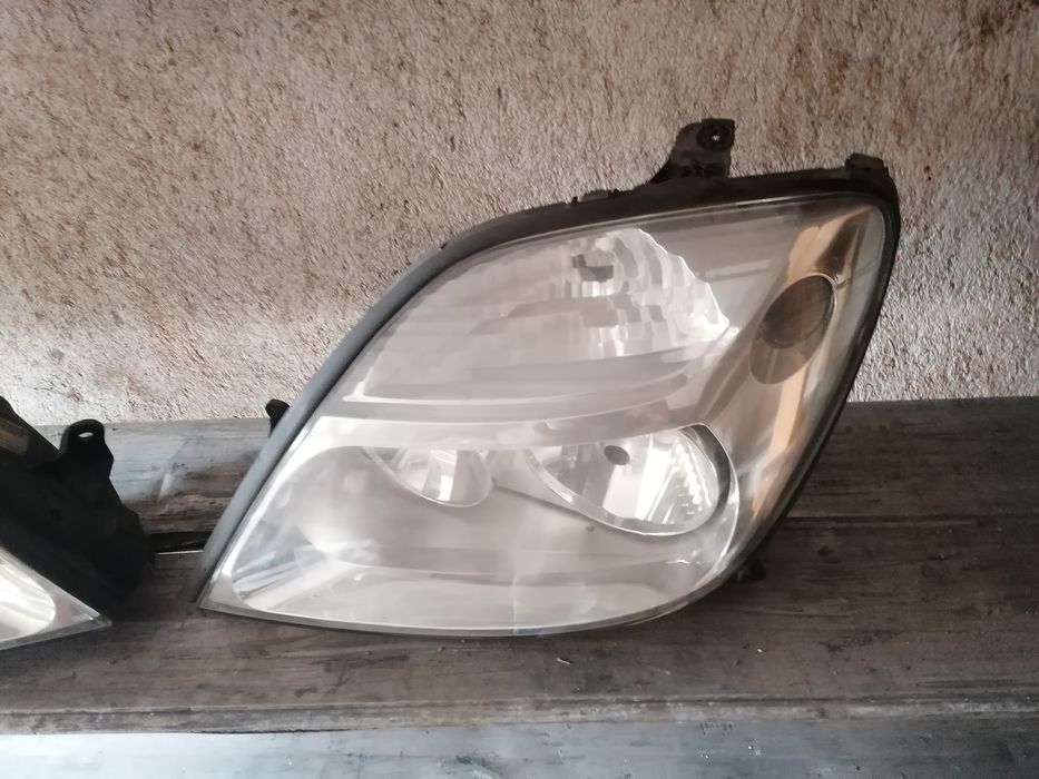 Фарове за renault megane scenic ходи 2000 до 2003 година