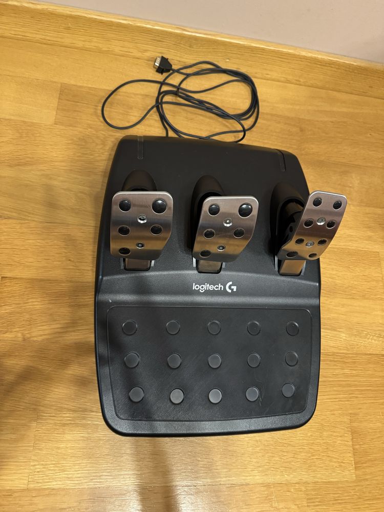 Logitech G920 волан и педали в ГАРАНЦИЯ
