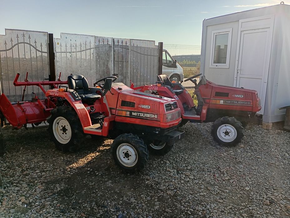 Tractor/tractoras  japonez cu freza