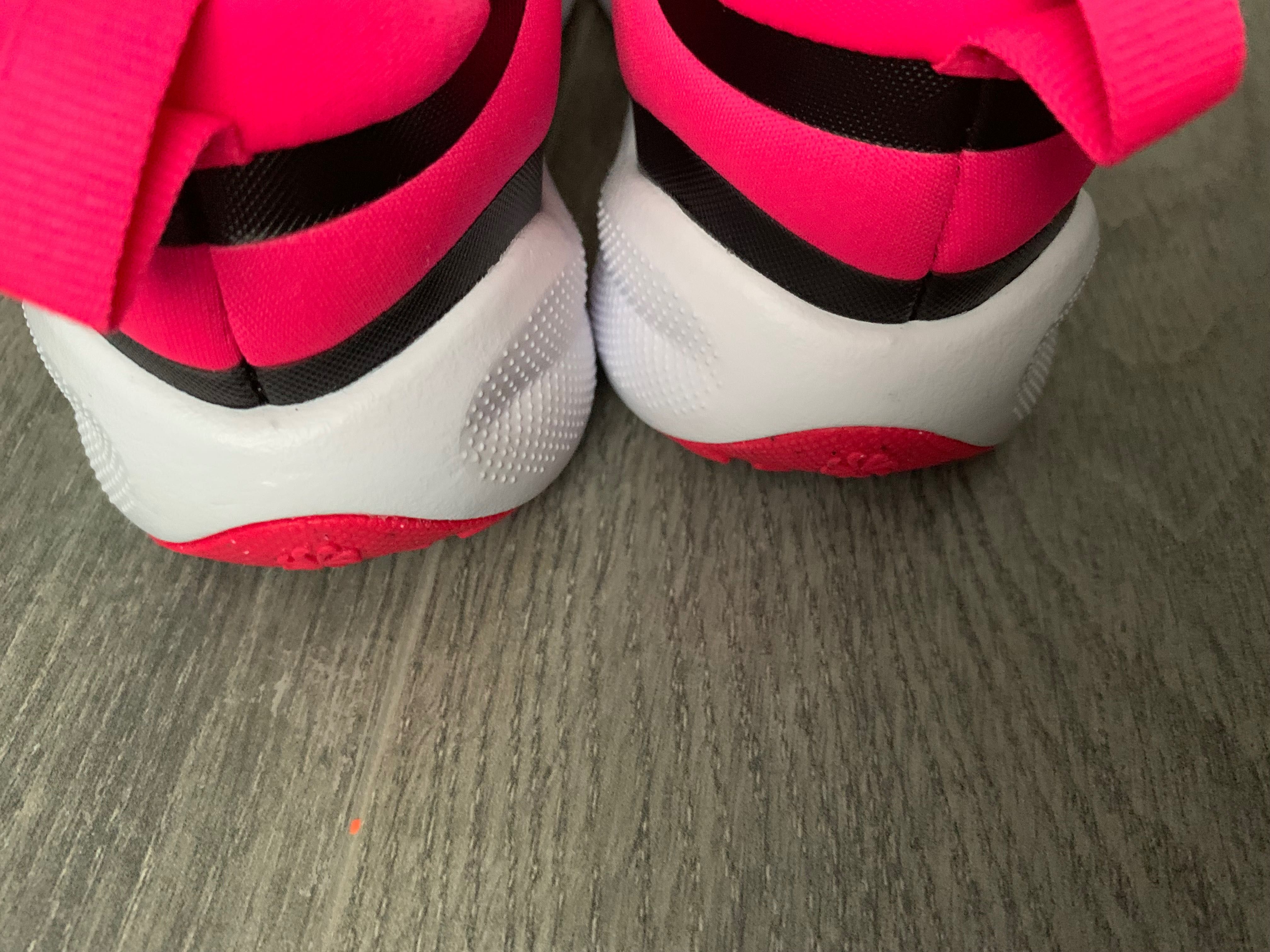 НОВИ детски маратонки Nike Revolution 7