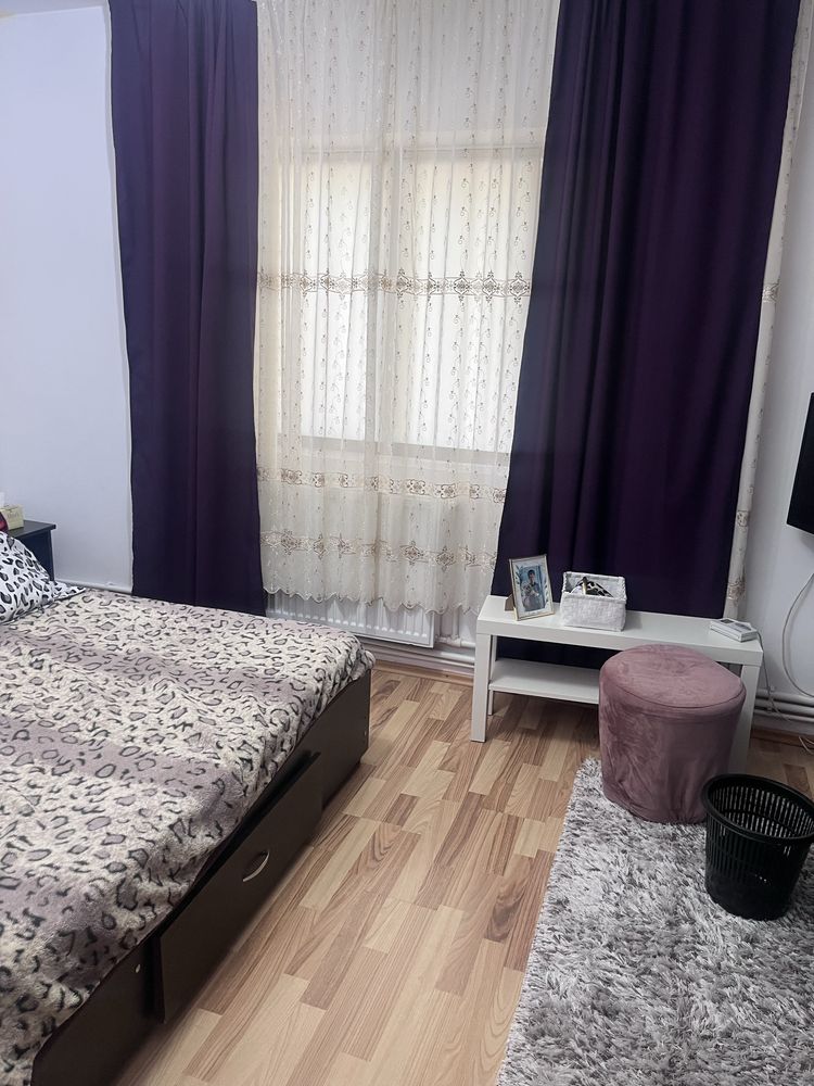Inchiriez apartament doua camere