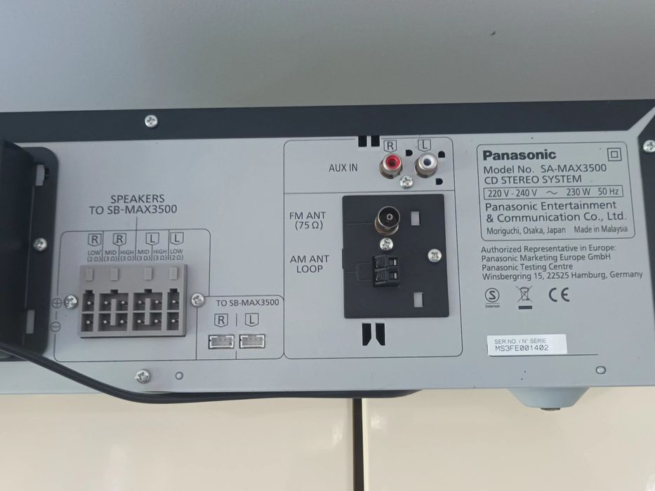 Vând Statie cu Boxe  noii Panasonic