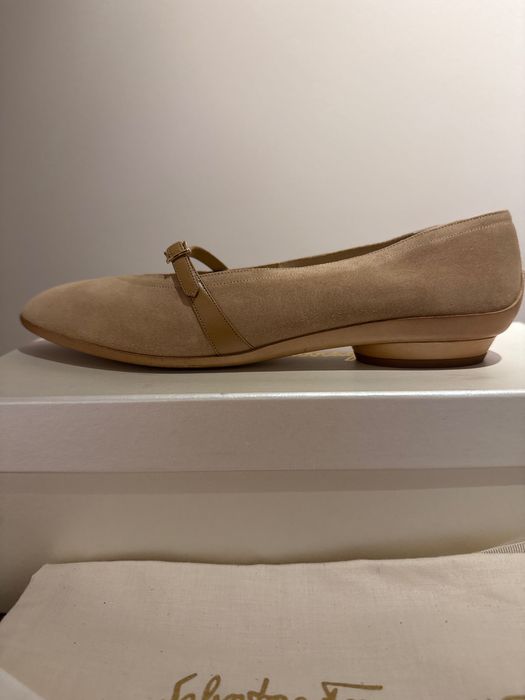 Нови обувки Ferragamo,38 ,5 размер