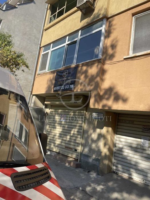 Продава се Тристаен апартамент в Пловдив, Кючук Париж - 120 кв.м за 1209 €/кв.м - Снимка #19