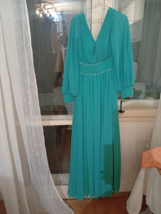 OFERTA URGENT  rochie noua sigilata din Italia  firma soani