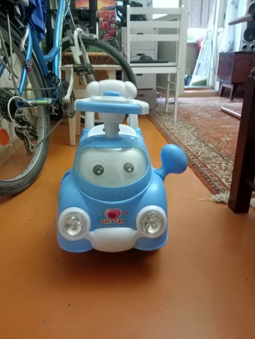Детский автомобильчик игрушка