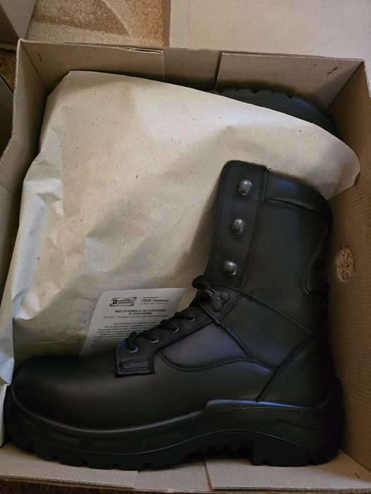 Полицейски кубинки и боти