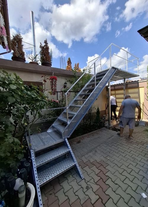 Scari metalice galvanizate