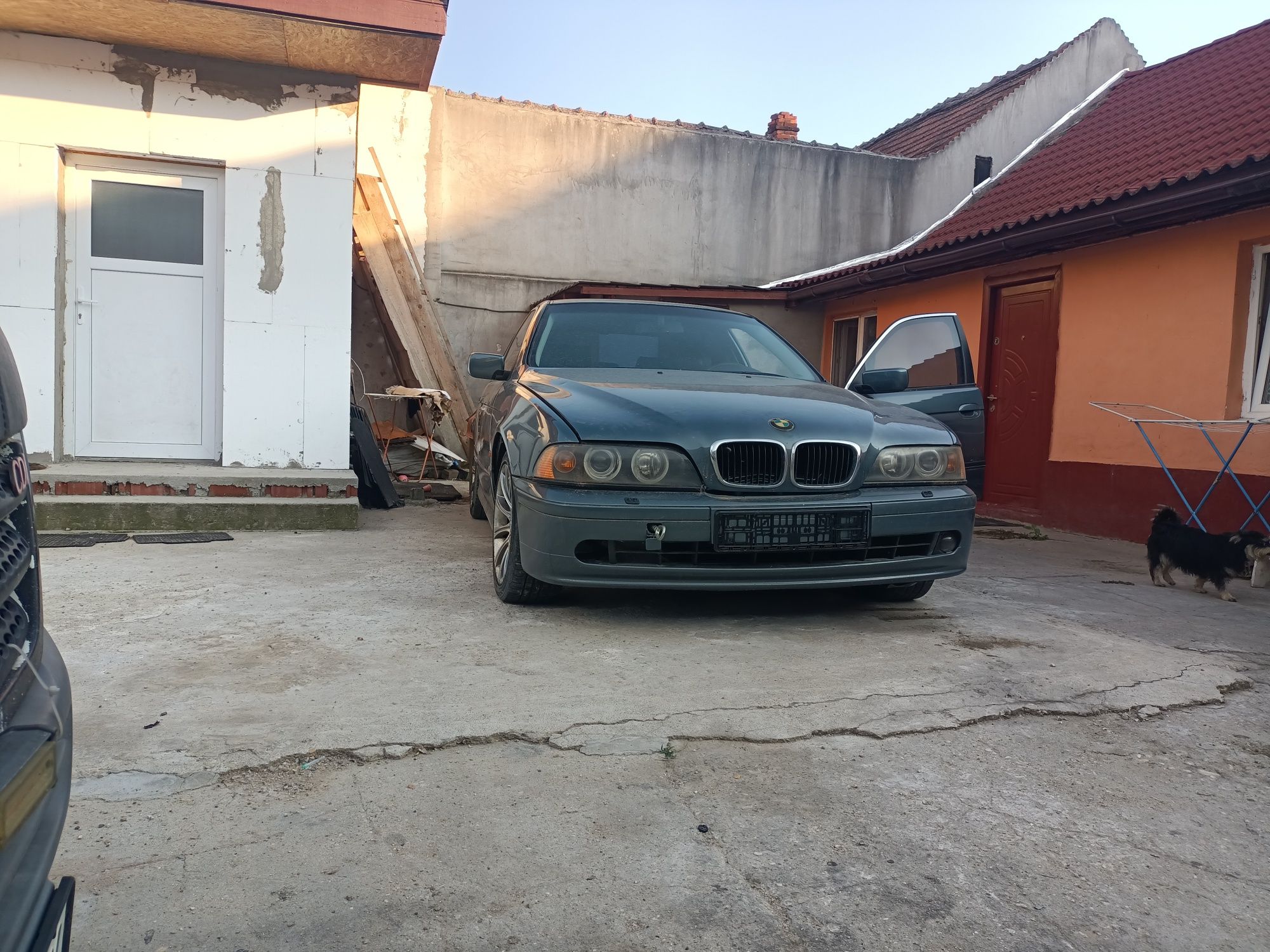 Desfac orice piesa BMW seria 5 E39 Facelift 525D de 163 de caii