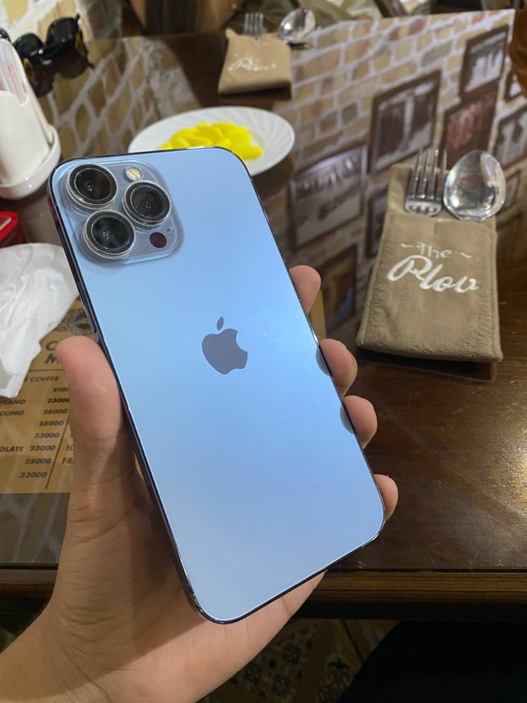 Iphone 13 Pro Max rangi ko’k