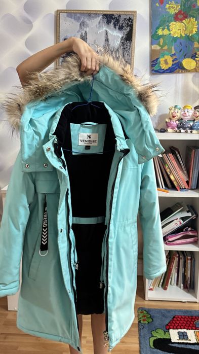 Продам детскую куртку