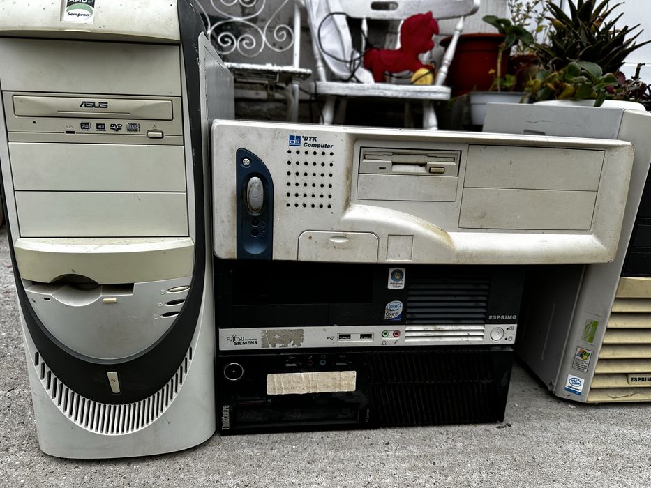 Lot unitati vechi si piese IT.