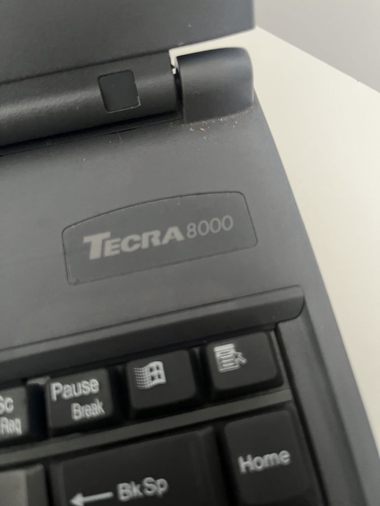 Laptop Toshiba tecra 8000, colecție