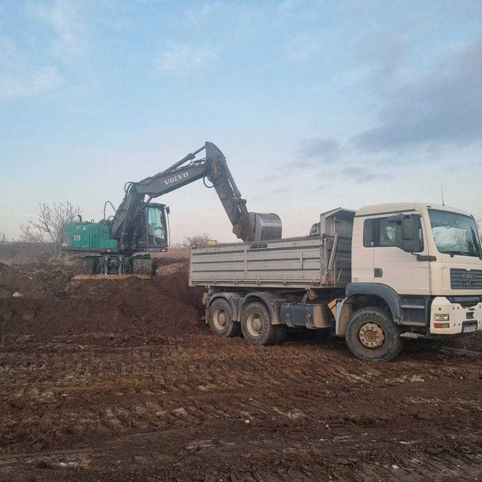 Почистване на терени , събаряне на сгради и извозване на  отпадъци