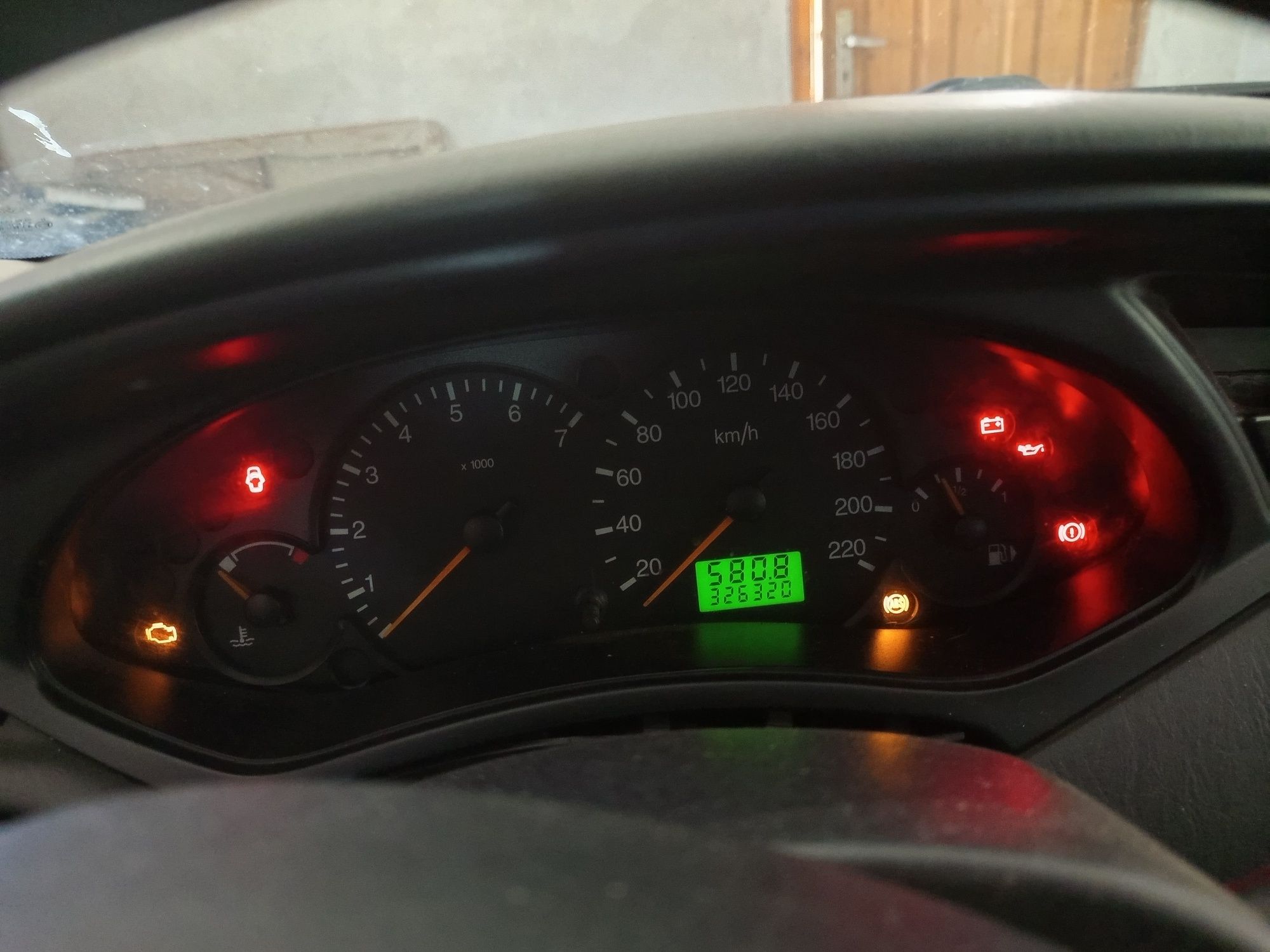 Ford focus 2004 1.6 бензин 101 кс