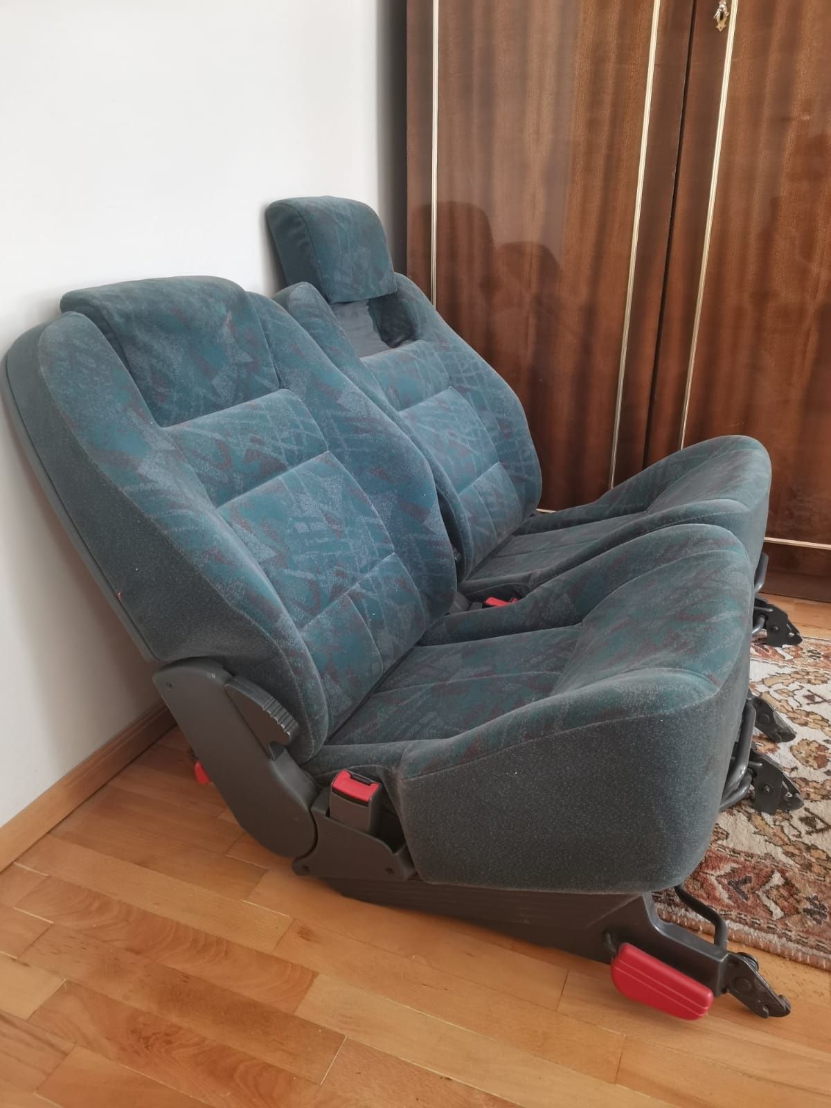 Продавам седалки за Рено еспейс