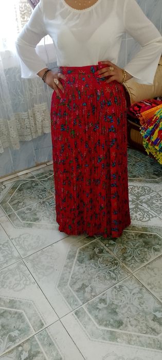 Fuste plisate țiganesti și conpleuri