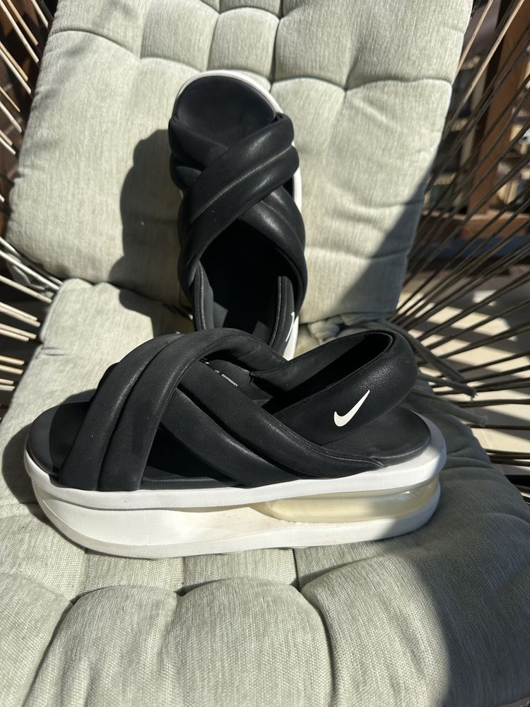 Уникални сандали Nike
