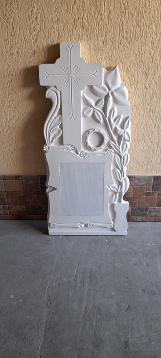 Vând cruci din mozaic