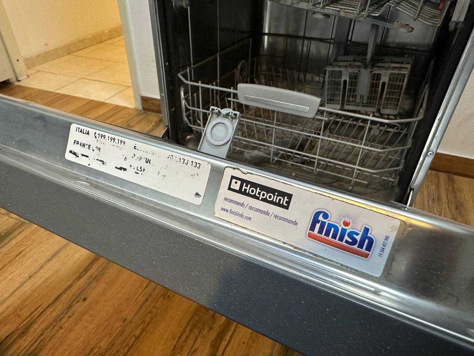 Встраиваемая посудомоечная машина Hotpoint Ariston LTB 6M019