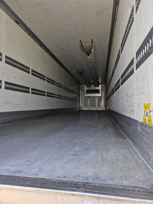 Se vinde semiremorca SCHMITZ,  fabricata 2011