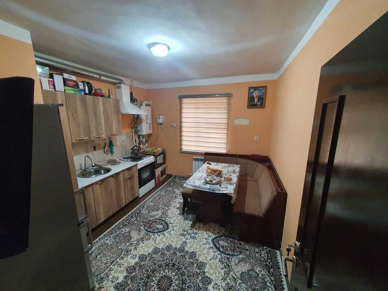 Продаётся трёх комнатная квартира