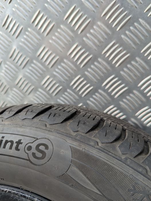 Set de 4 jante aliaj cu cauciucuri de iarna 185/60/R14