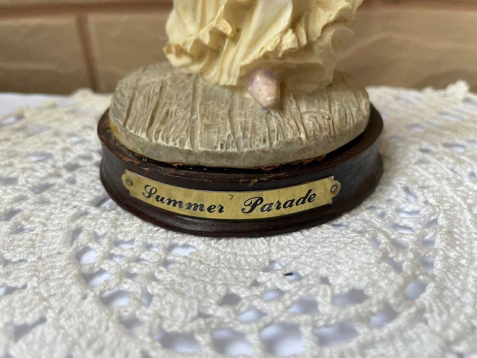 Красива порцеланова дама от Англия