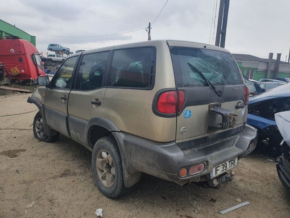 Dezmembrez Nissan Terrano 2 motor 3.0di, 154cp ZD30  plafon panoramic bara fata spate dezmembrari