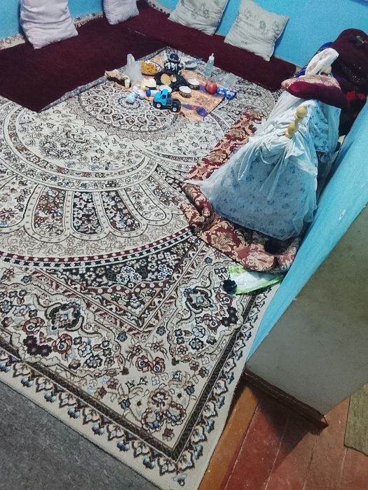 Zafarabot 2 xonali uy sirochni sotiladi