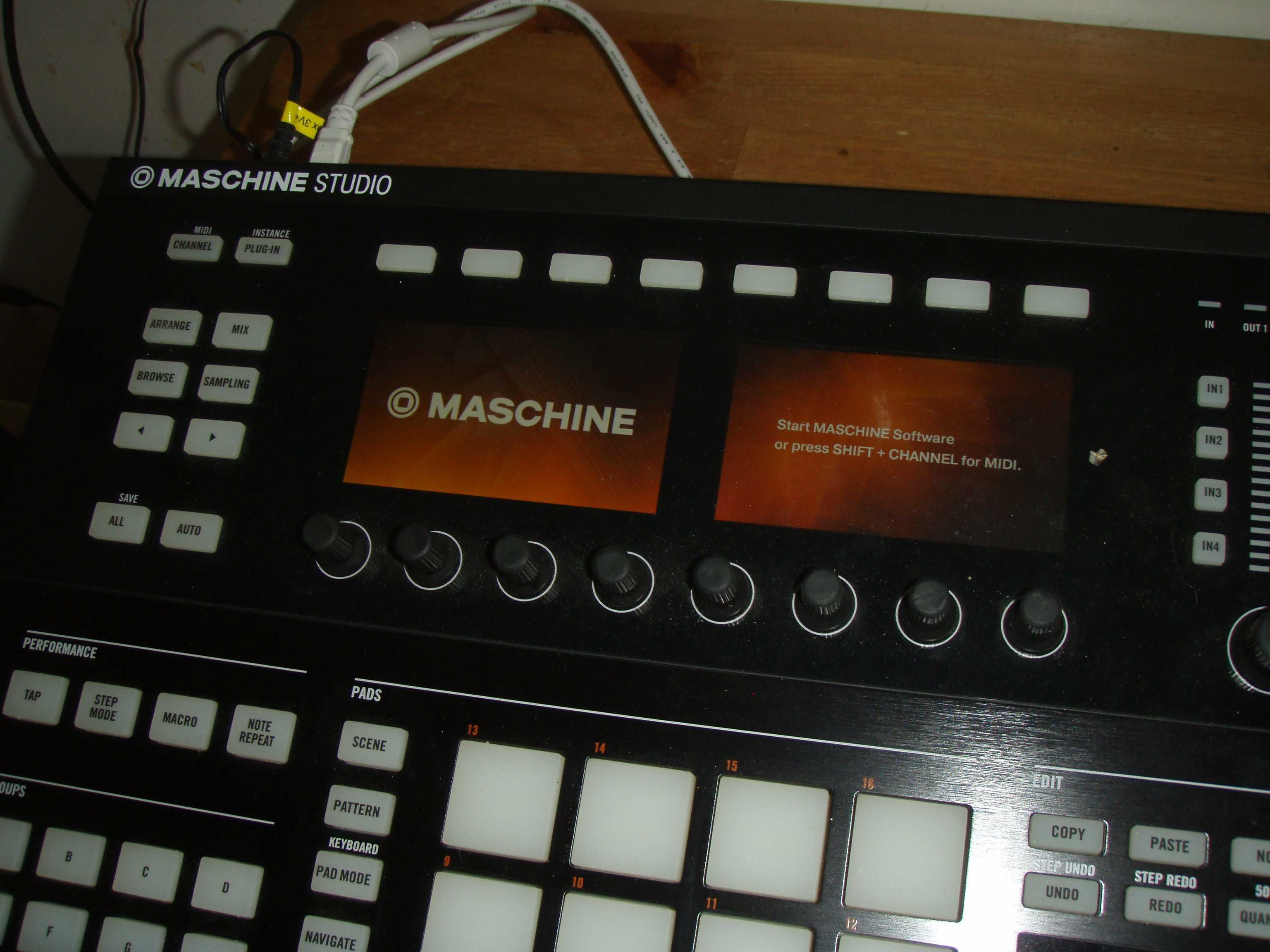 Native Instruments Maschine Studio Black