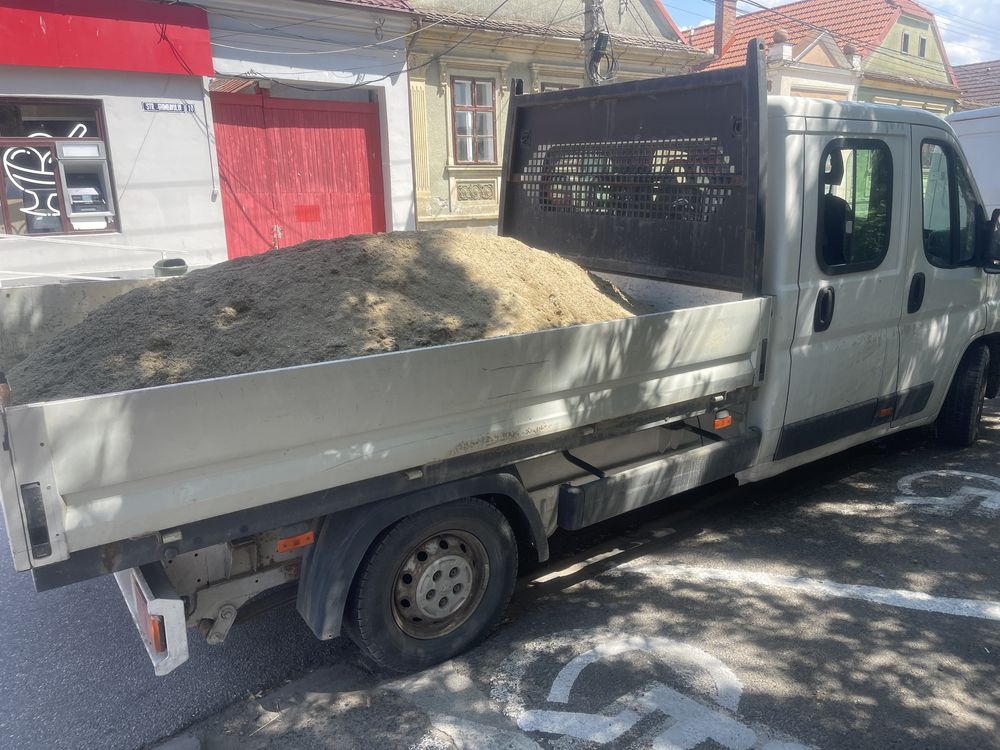 Transport nisip balastru pamant vegetal pietris etc