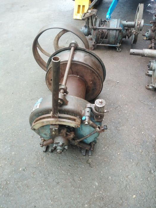 Trolii tractor forestiere