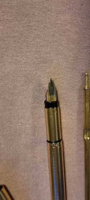 Vând set pix și stilou Morris.