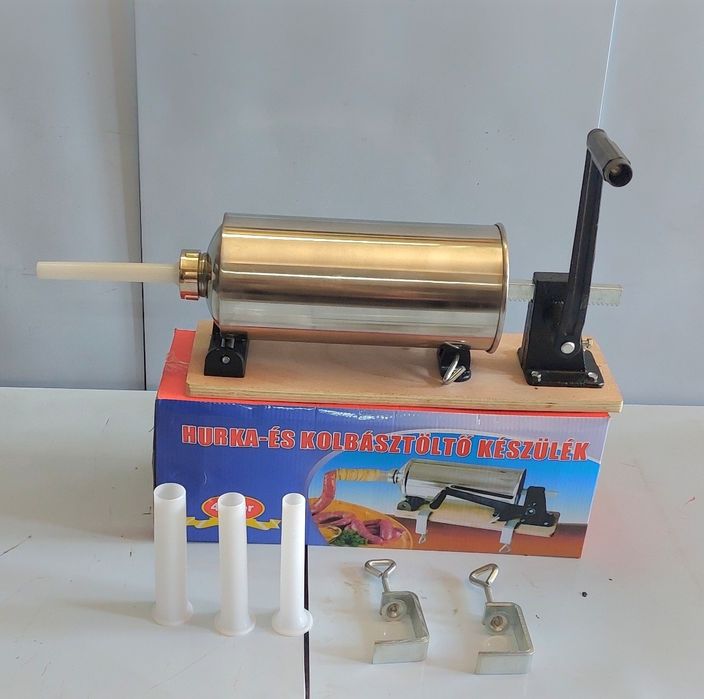 Ръчна пълначка за месо,луканки,колбаси. Месомелачки. Бъркачка за месо