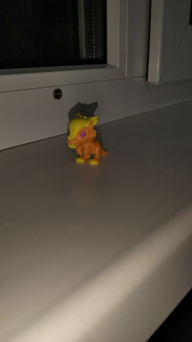 Продам динозавра из киндера