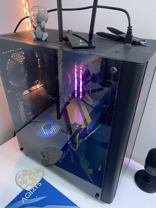 Pc(se vinde doar unitatea, nu celelalte)