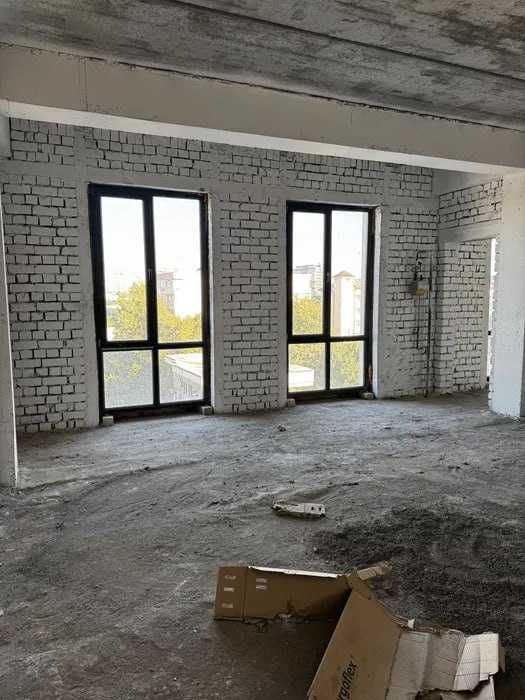 3-комнатная квартира в Ц-5, в кирпичном доме Площадь: 117.77 м²;