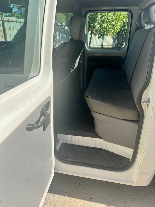 Volkswagen DOKA 6  LOCURI