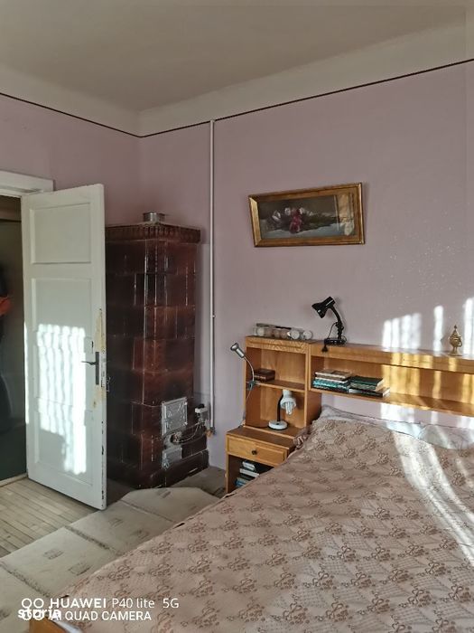 Casă spațioasă cu garaj și anexă, în apropiere de natură