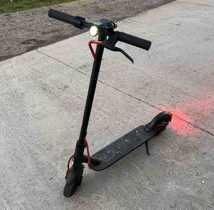 Само за 379 лева ! Тротинетка Xiaomi Mi Electric Scooter Pro 2 зарядно