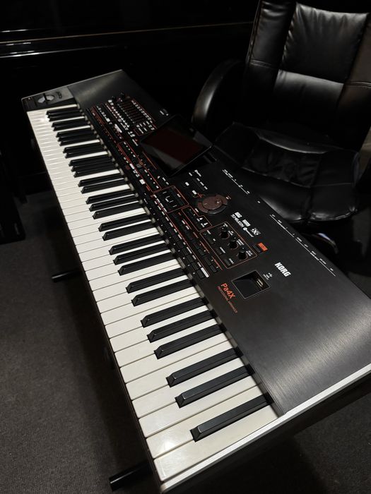 Vând Korg Pa4X 76