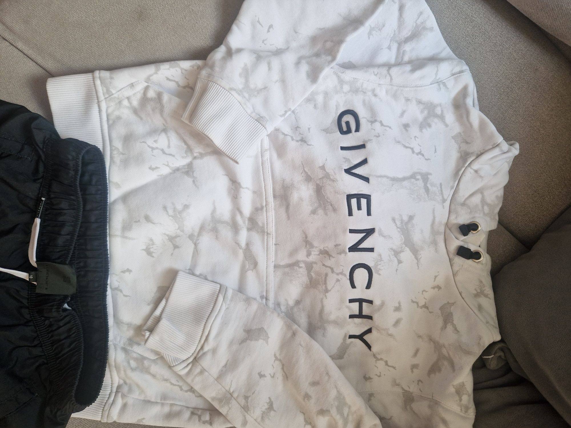 Суитчър и бански Givenchy